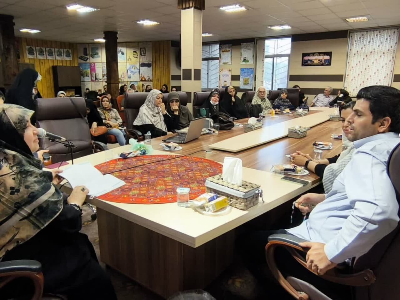 از کتاب «دایره آفرینش» در شهر اراک رونمایی شد