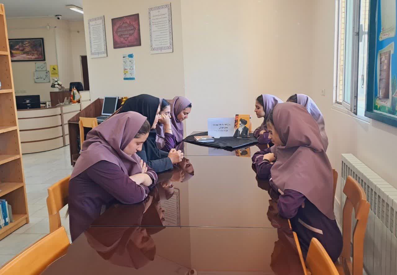 «خط به خط با روحالله» در کتابخانههای عمومی دیار آفتاب