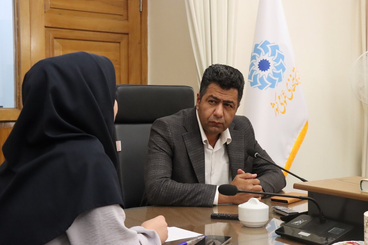 از کتابخانه‌های یزد تا داستان مردم؛ شش سال تلاش برای روایت زندگی روح‌الله/ امام خمینی(ره) پیش از سال ۴۱؛ چهره‌ای که کمتر دیده‌ایم/ نویسنده‌ای که تاریخ را بی‌پانویس نوشت؛ اما مستند