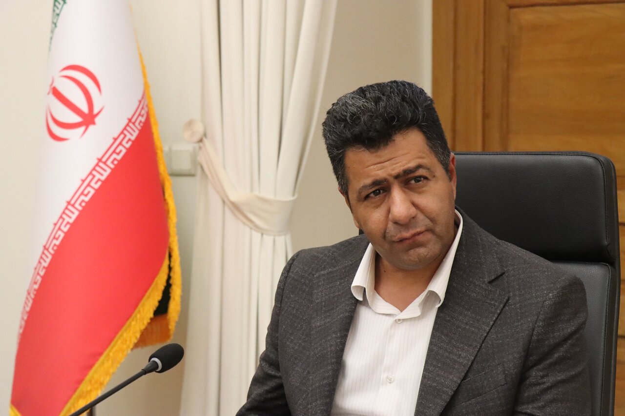 از کتابخانه‌های یزد تا داستان مردم؛ شش سال تلاش برای روایت زندگی روح‌الله/ امام خمینی(ره) پیش از سال ۴۱؛ چهره‌ای که کمتر دیده‌ایم/ نویسنده‌ای که تاریخ را بی‌پانویس نوشت؛ اما مستند