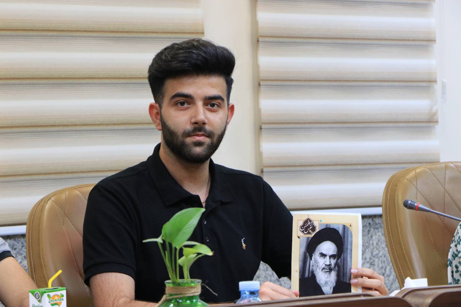 نگاه جذاب و روایتگرانه کتاب «روحالله»، باعث استقبال جوانان از این کتاب خواهد شد