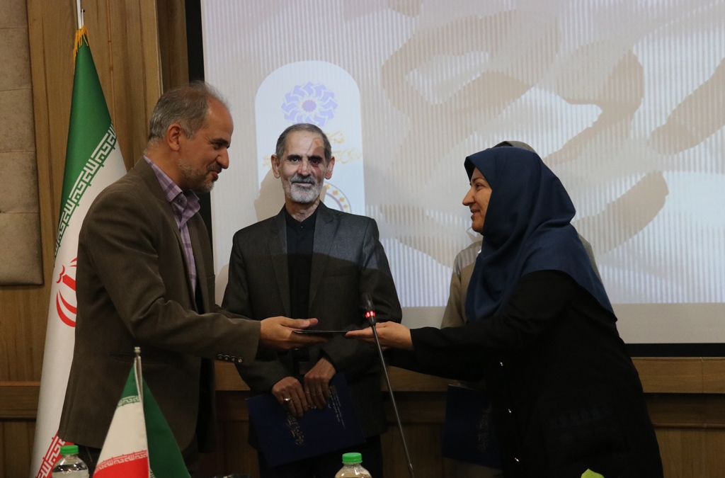 محفل شعرخوانی «روح‌الله» برگزار شد