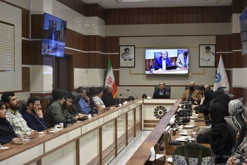 نشست کتاب خوان تخصصی با محوریت کتاب «روح الله» در تبریز