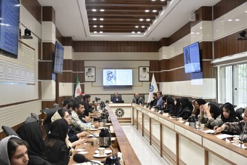 نشست کتاب خوان تخصصی با محوریت کتاب «روح الله» در تبریز