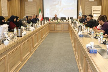 محفل شعرخوانی «روح الله» به همت محفل ادبی رواق ادب اداره کل کتابخانه های عمومی خراسان رضوی برگزار شد