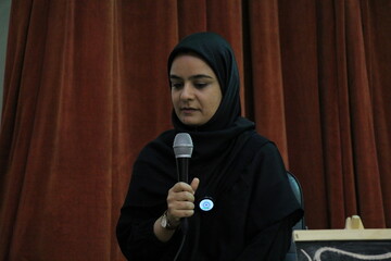 آیین رونمایی از کتاب «زود برگرد» در شهر اراک