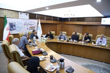 نشست«روح‌الله در آئینه تقریظ» در کتابخانه مرکزی پارک شهر