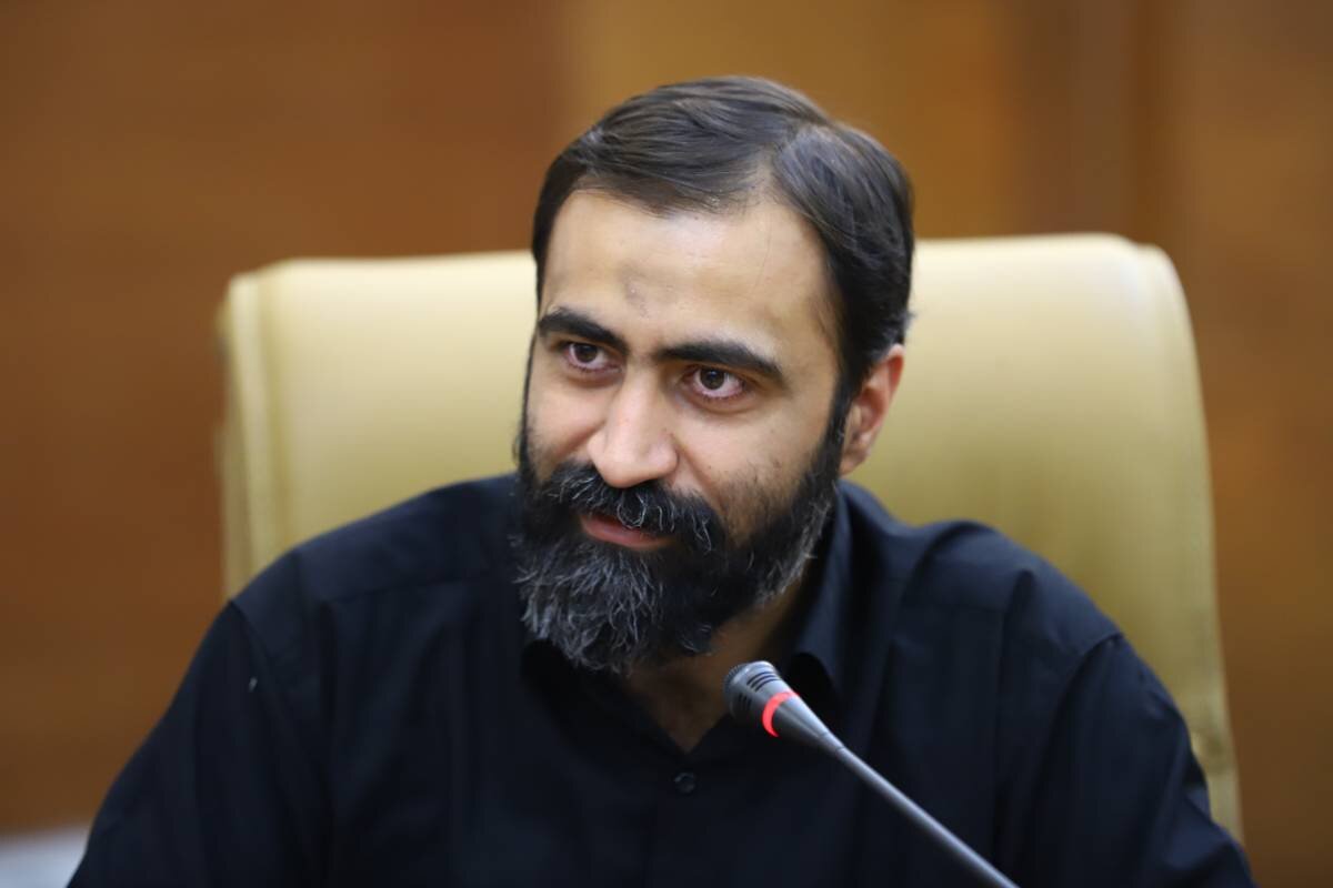 نویسنده کتاب «روحالله» اسیر عناصر روایی نمی شود