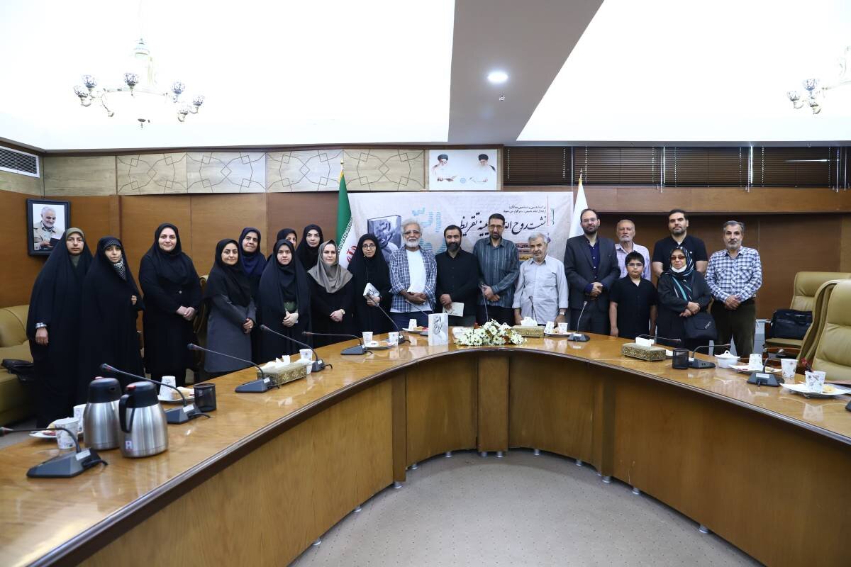 نویسنده کتاب «روحالله» اسیر عناصر روایی نمی شود