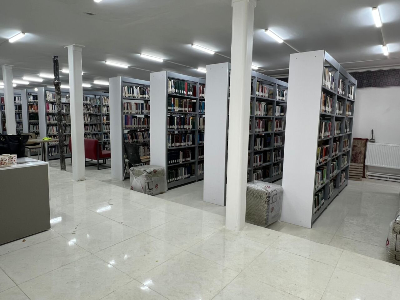 مراحل پایانی آماده سازی کتابخانه عارف قزوینی