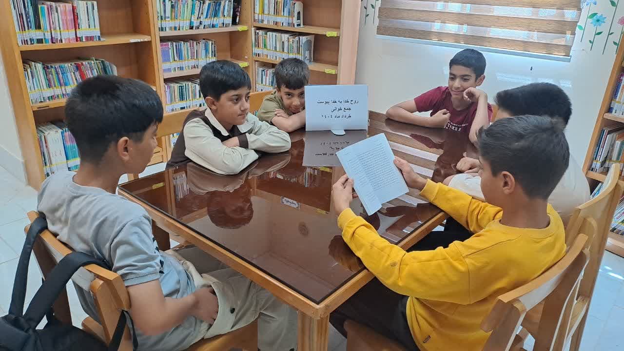 «خط به خط با روحالله» در کتابخانههای عمومی دیار آفتاب