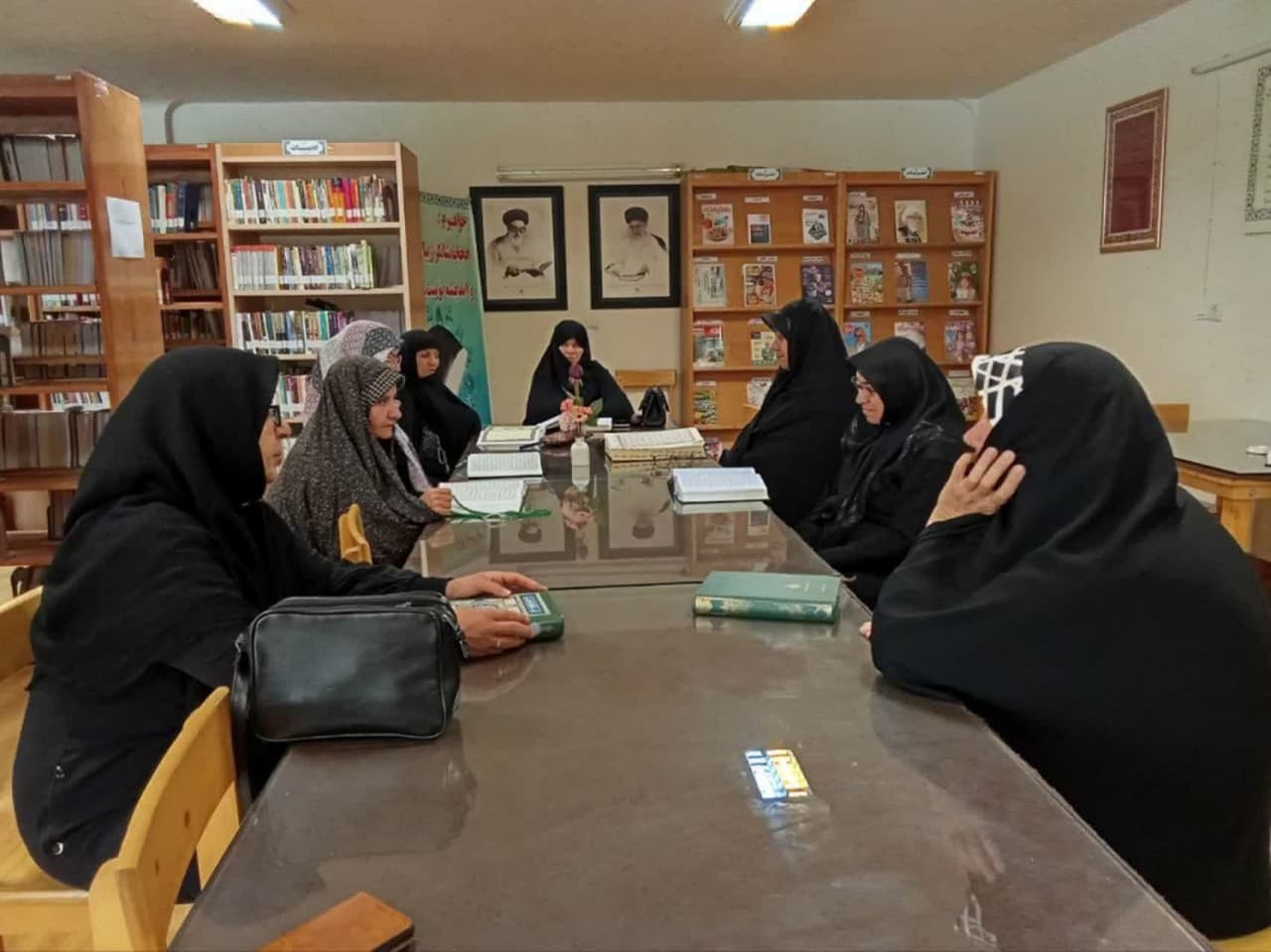 «خط‌ به‌ خط با روح‌الله» در کتابخانه‌های عمومی دیار آفتاب