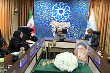 محفل ادبی «روح‌الله» در کتابخانه مرکزی آذربایجان‌غربی برگزار شد