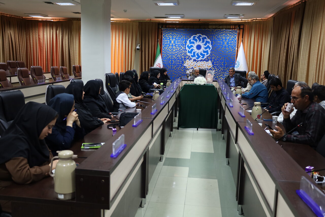 محفل ادبی «روح‌الله» در کتابخانه مرکزی آذربایجان‌غربی برگزار شد