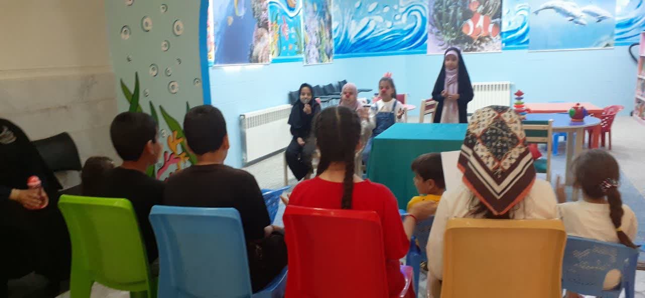 روایتی از خدمات دهی کتابداران به اعضای کتابخانه‌های عمومی استان مرکزی