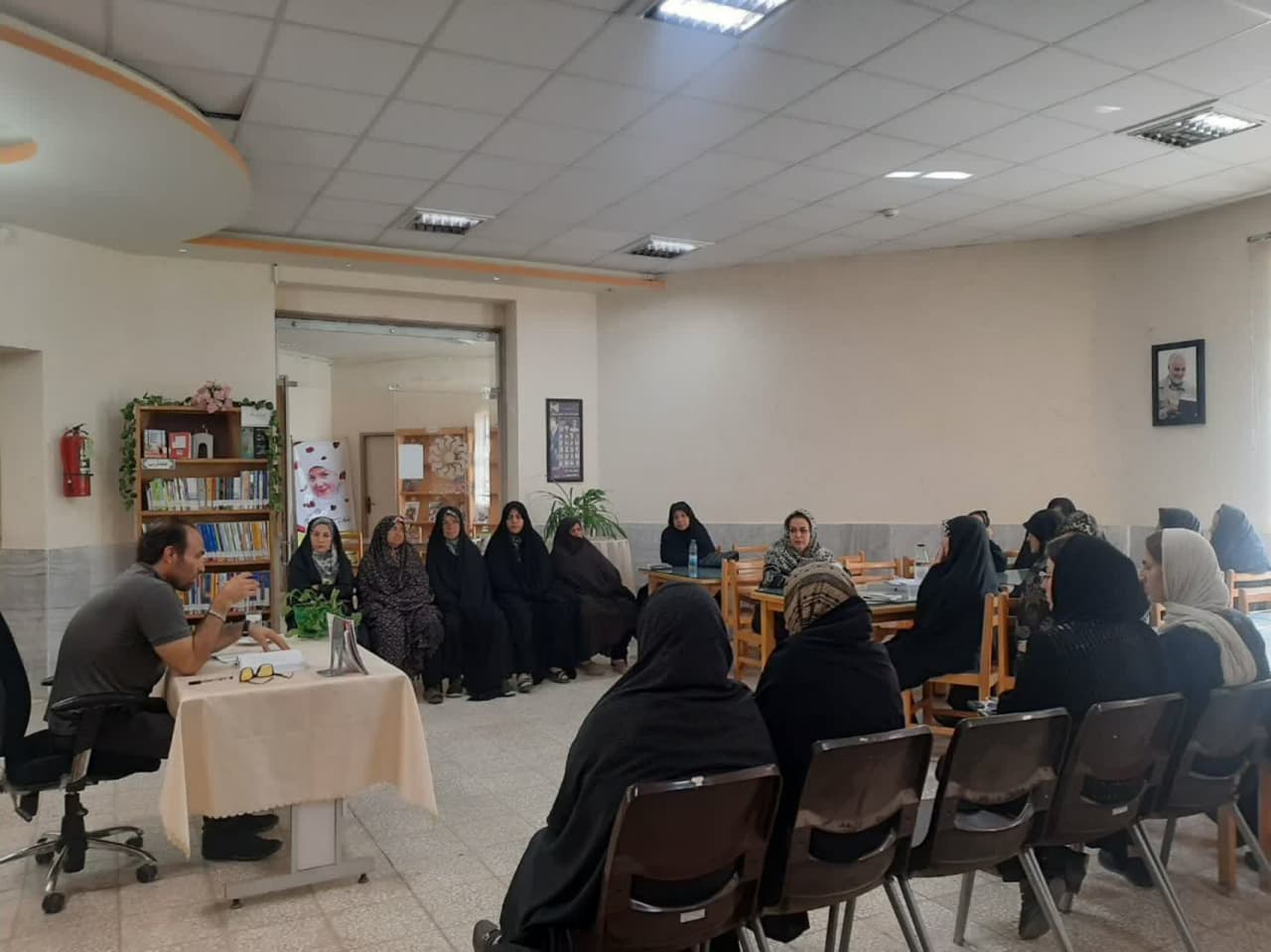 روایتی از خدمات دهی کتابداران به اعضای کتابخانه‌های عمومی استان مرکزی