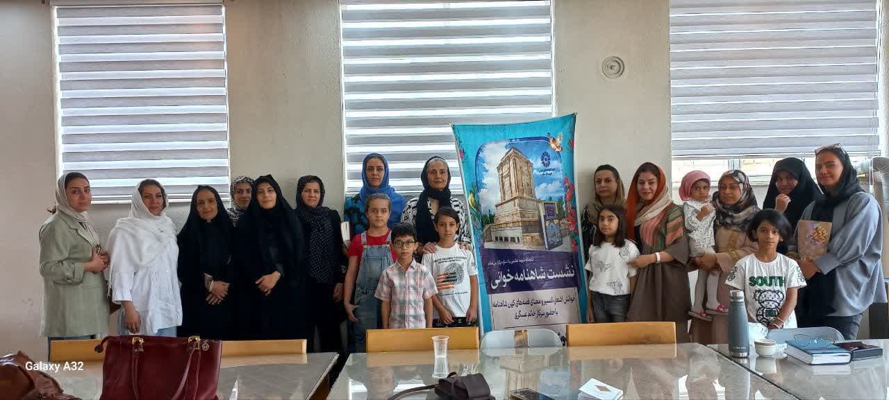 روایتی از خدمات دهی کتابداران به اعضای کتابخانه‌های عمومی استان مرکزی