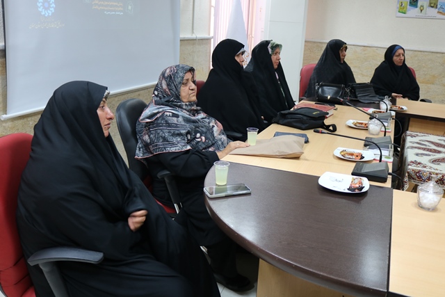 ویژهبرنامه «دمی با شهیدان» در کتابخانه مرکزی سمنان برگزار شد