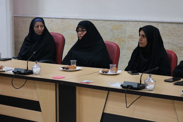 ویژهبرنامه «دمی با شهیدان» در کتابخانه مرکزی سمنان برگزار شد