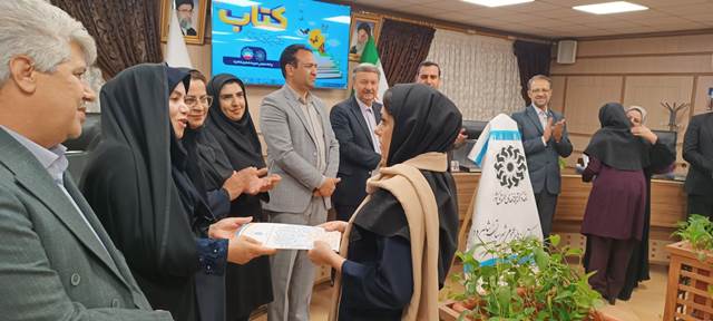 رونمایی از سه عنوان کتاب در صحن علنی شورای اسلامی شهر شاهرود