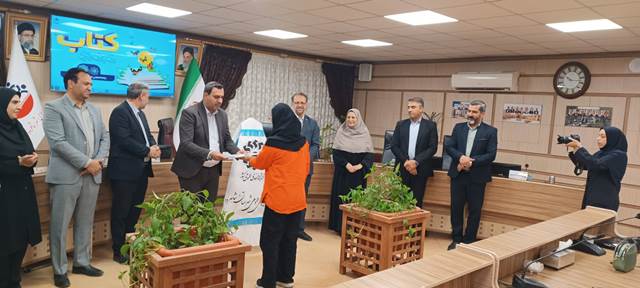 رونمایی از سه عنوان کتاب در صحن علنی شورای اسلامی شهر شاهرود