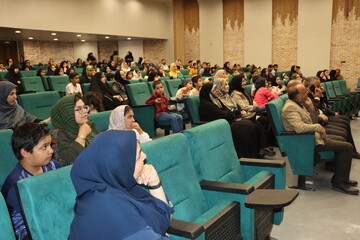 جشن بزرگ عید غدیر در محل کتابخانه مرکزی یزد برگزار شد