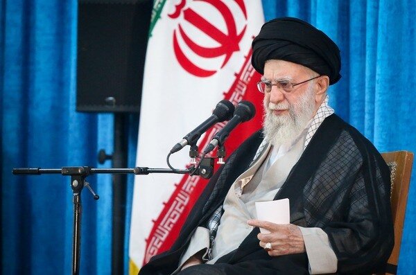 آیت الله خامنه ای رهبر انقلاب