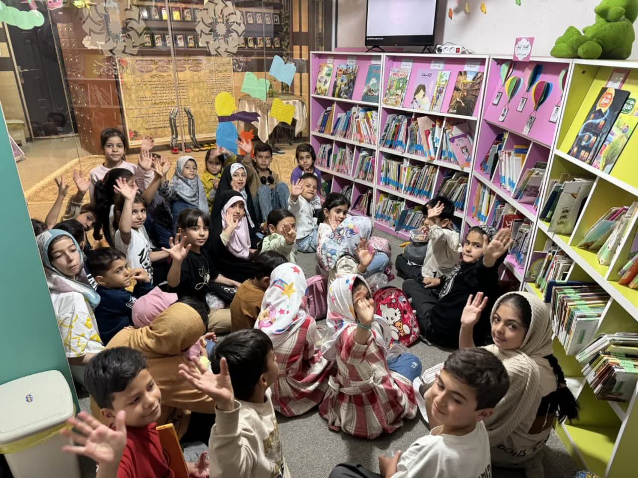 روایتی از خدمات دهی کتابداران به اعضای کتابخانههای عمومی استان مرکزی