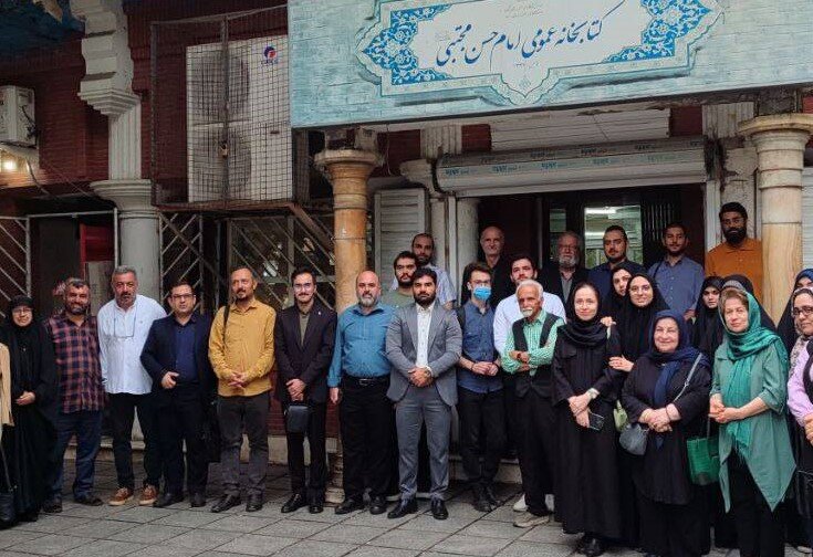 در جبهه حق تا نفس داریم میمانیم