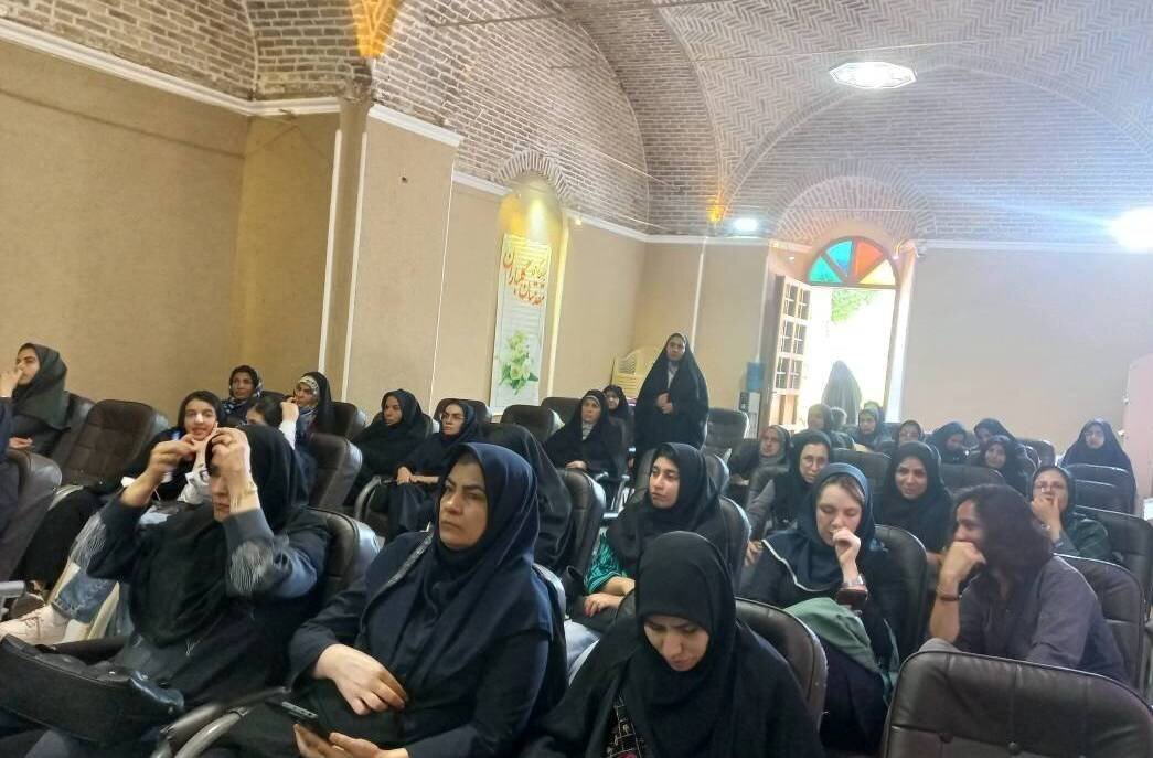 کارگاه آموزشی راه اندازی کسب و کارهای کوچک و مشاغل خانگی برگزار شد