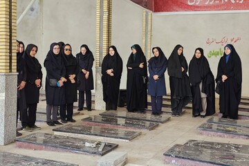 تجدید میثاق کارکنان و کتابداران استان زنجان با شهدای جنگ تحمیلی رژیم صهیونیستی