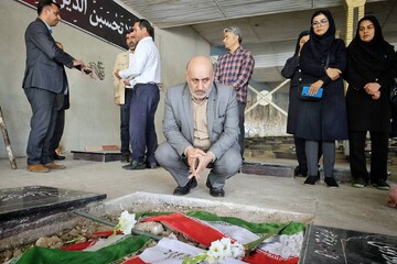 تجدید میثاق کارکنان و کتابداران استان زنجان با شهدای جنگ تحمیلی رژیم صهیونیستی