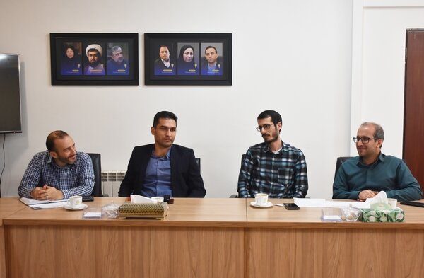 نشست سامان دهی نسخ خطی کتابخانه های عمومی فارس برگزار شد