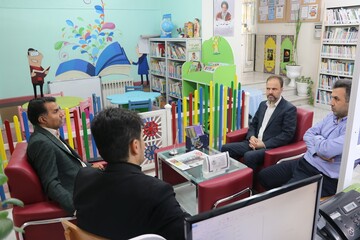 به منظور بررسی وضعیت کتابخانه ها سرپرست اداره کل از کتابخانه های مناطق پنج و هشت مشهد بازدید کرد