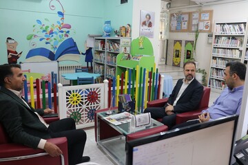 به منظور بررسی وضعیت کتابخانه ها سرپرست اداره کل از کتابخانه های مناطق پنج و هشت مشهد بازدید کرد