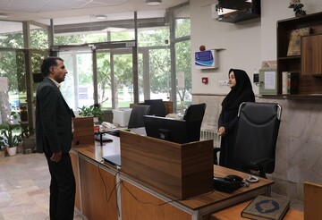 به منظور بررسی وضعیت کتابخانه ها سرپرست اداره کل از کتابخانه های مناطق پنج و هشت مشهد بازدید کرد
