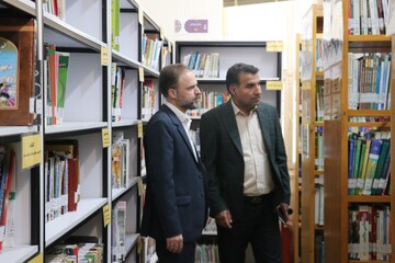 به منظور بررسی وضعیت کتابخانه ها سرپرست اداره کل از کتابخانه های مناطق پنج و هشت مشهد بازدید کرد