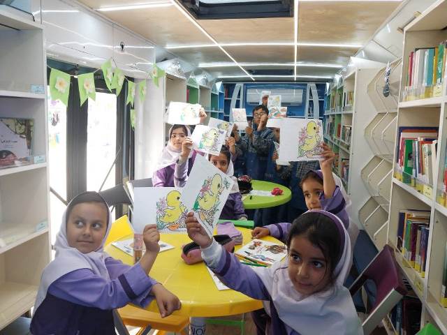 بهره مندی بیش از پنج هزار نفر از خدمات کتابخانه سیار اتوبوسی شاهرود طی دو ماه