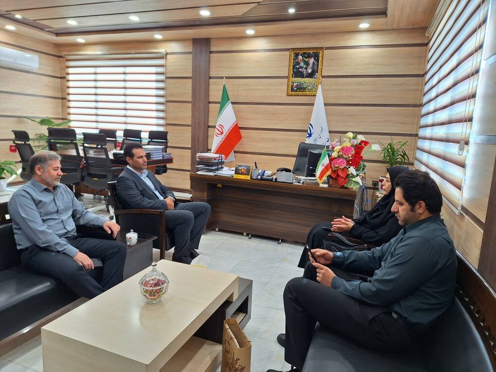 دیدار مدیرکل کتابخانههای عمومی ایلام با سرپرست اداره کل راه و شهرسازی استان