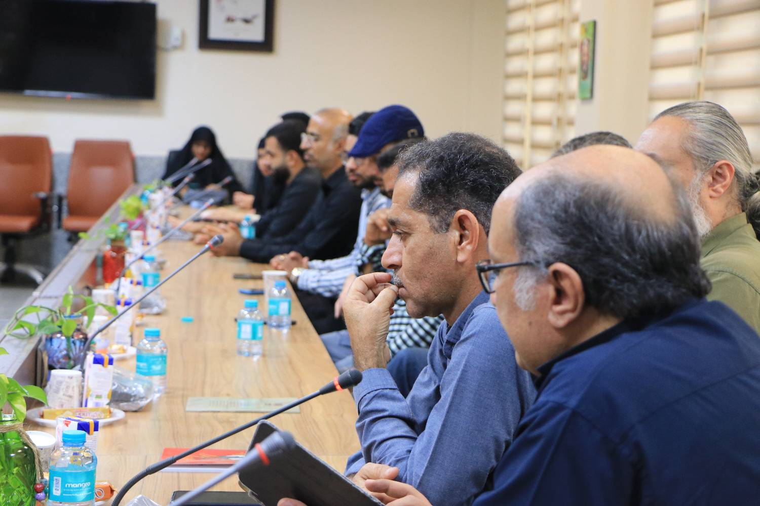 شاعران و هنرمندان نقش موثری در همبستگی و اتحادملی در جنگ تحمیلی رژیم اشغالگر قدس داشتند