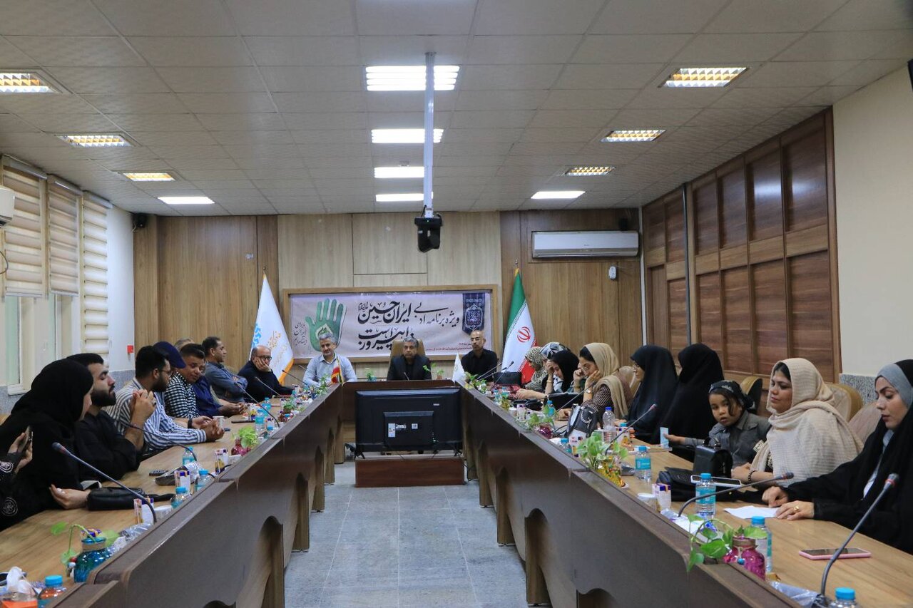 شاعران و هنرمندان نقش موثری در همبستگی  و اتحادملی در جنگ تحمیلی رژیم اشغالگر قدس داشتند