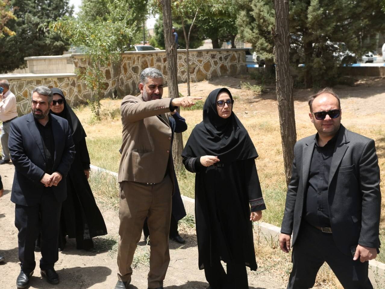 کلنگ احداث کتابخانه مرکزی تاکستان در زمین ۳۰ میلیاردی به زمین خورد/ آغاز ساخت کتابخانه ای مدرن در قلب تاکستان