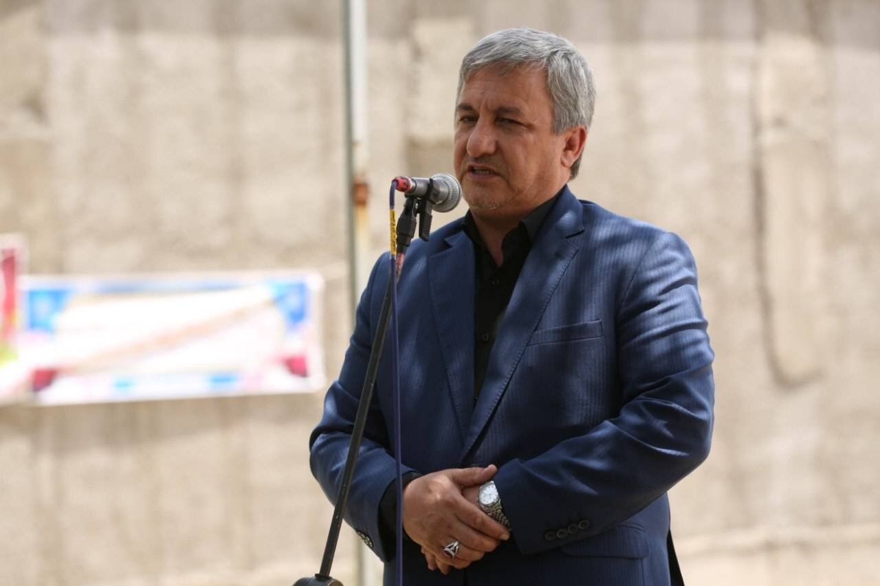 کلنگ احداث کتابخانه مرکزی تاکستان در زمین ۳۰ میلیاردی به زمین خورد/ آغاز ساخت کتابخانه ای مدرن در قلب تاکستان