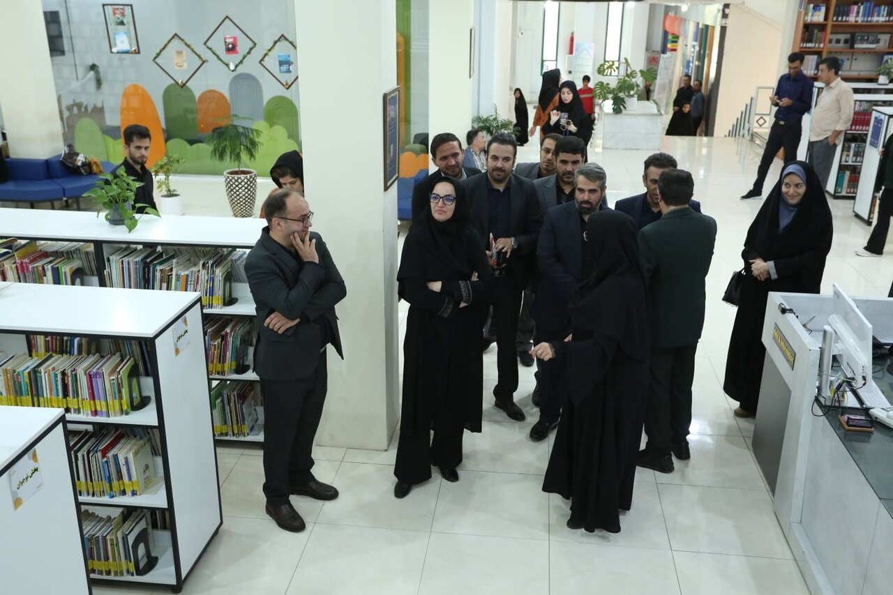 بازدید از کتابخانه امام خمینی (ره) قزوین