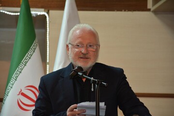 ایستاده برای ایران