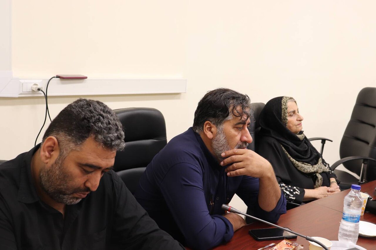 محفل شعر «ایستاده برای ایران حسینی» در گرگان برگزار شد