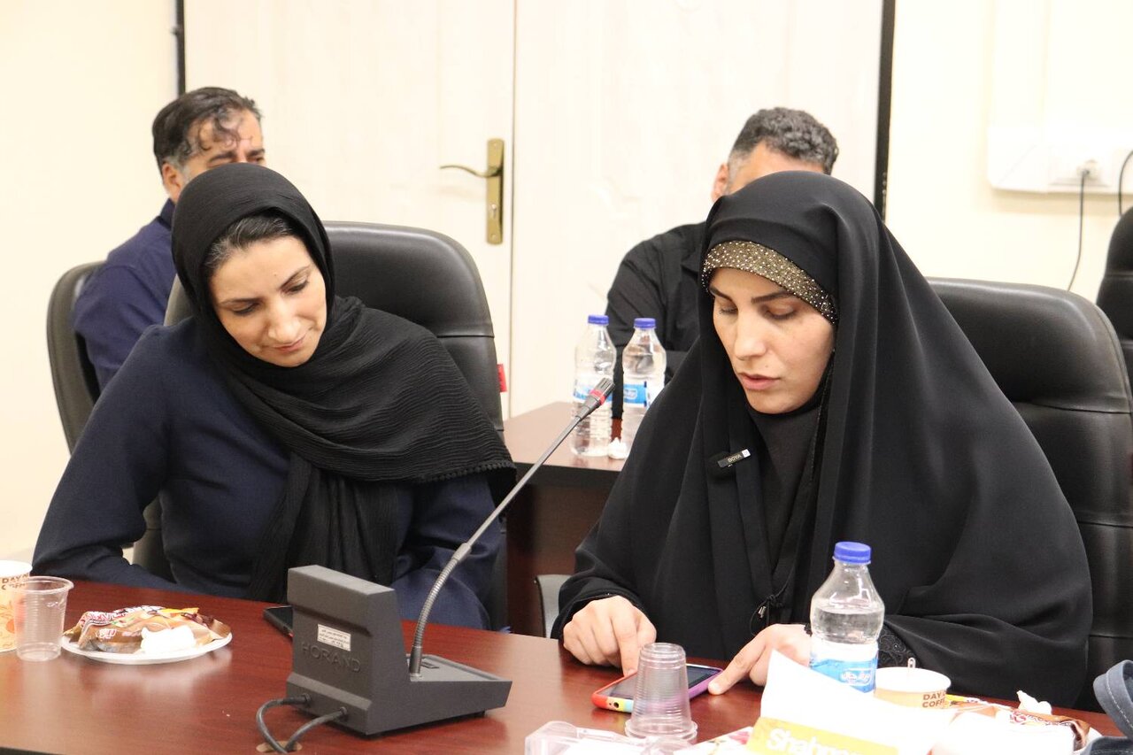 محفل شعر «ایستاده برای ایران حسینی» در گرگان برگزار شد