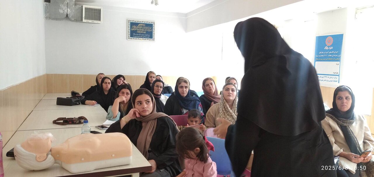 دوره آموزشی «امداد و کمکهای اولیه» ویژه بانوان عضو کتابخانه برگزار شد