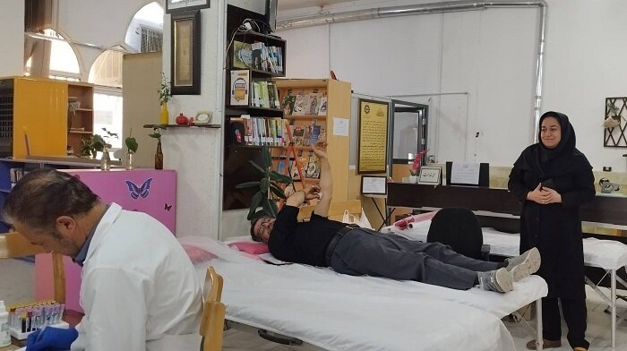 برگزاری ایستگاه نذر خون در کتابخانه آیتالله نجفی دهکردی به مناسبت روز عاشورا