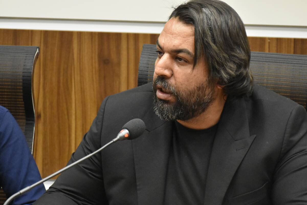 محفل شعر «ایستاده برای ایران» در آذربایجان شرقی برگزار شد